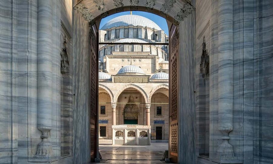 Istanbul: Blue Mosque Guided Tour & Süleymaniye Audio Guide - The airport-style security check: plan for up to 30 minutes