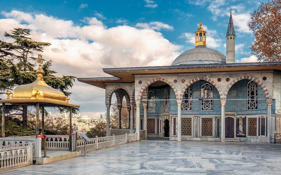 Istanbul: Blue Mosque, Hagia Sofia & Topkapi Palace Day Tour - Topkapi Palace: A Lot of Rooms, A Lot of Meaning