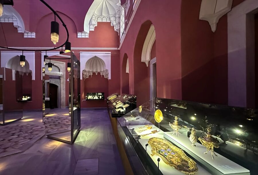 Istanbul: Blue Mosque, Hagia Sofia & Topkapi Palace Day Tour - Lunch Break: Fuel for the Afternoon
