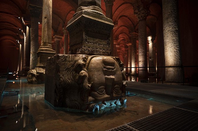 Istanbul: Blue Mosque, Hagia Sophia, & Basilica Cistern Tour - Basilica Cistern fast-track entry and the Medusa heads