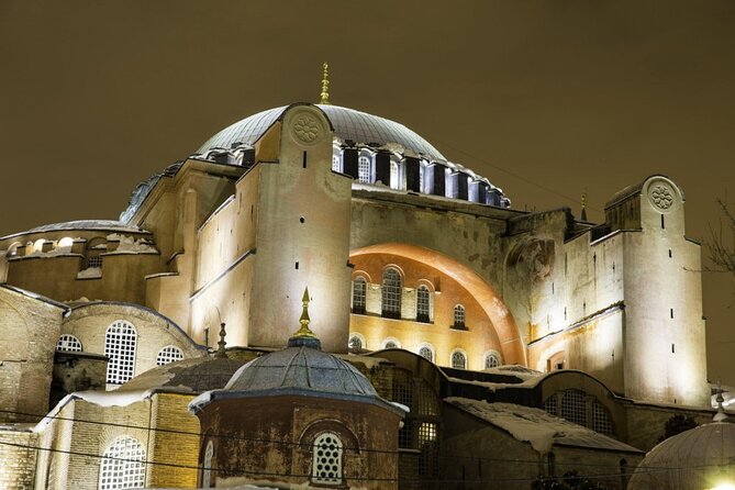 Istanbul: Blue Mosque, Hagia Sophia, & Basilica Cistern Tour - Old City walk: Million Stone and the Hippodrome context