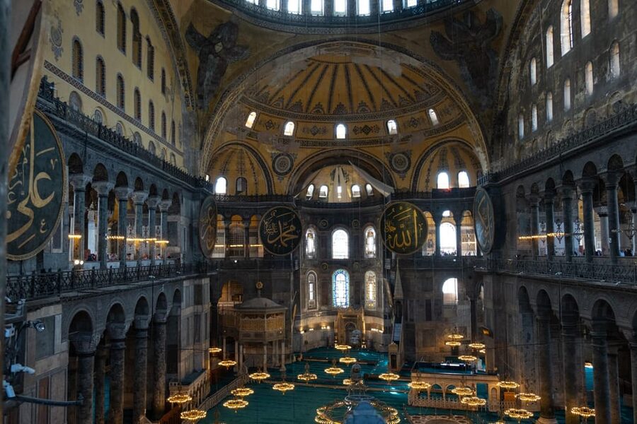 Istanbul: Blue Mosque & Hagia Sophia Guided Tour w/ Tickets - Hippodrome Stop: The Social Center Behind the Monuments
