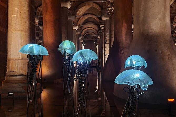 Istanbul: Blue Mosque, Hagia Sophia & opt. Basilica Cistern Tour - What to wear and bring: headscarf rules, stairs, and winter cold