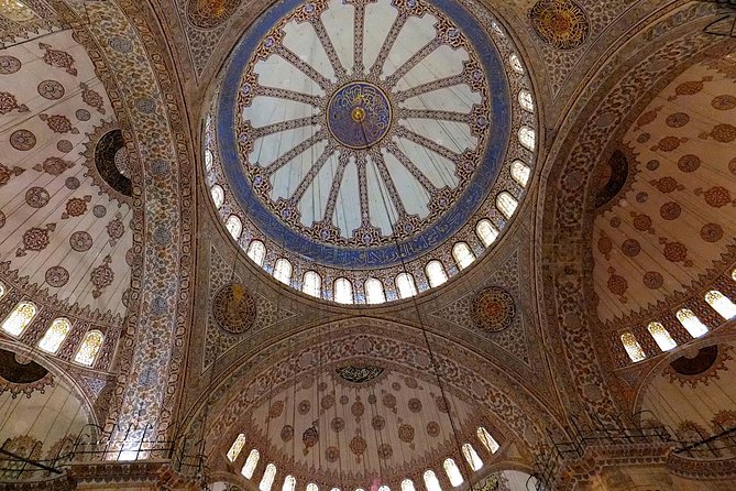 Istanbul: Blue Mosque & Hagia Sophia Small-Group Tour with ticket - Hippodrome Stop: A Short Walk That Gives Constantinople Context