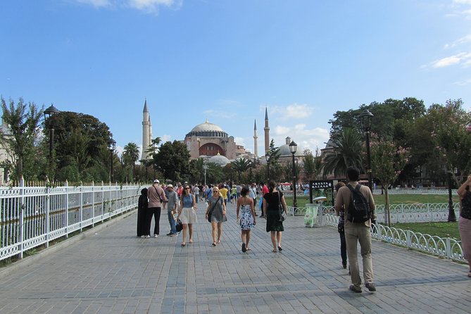 Istanbul: Blue Mosque & Hagia Sophia Small-Group Tour with ticket - The Blue Mosque Stop: Ottoman Grandeur Plus a Real Courtyard Reset