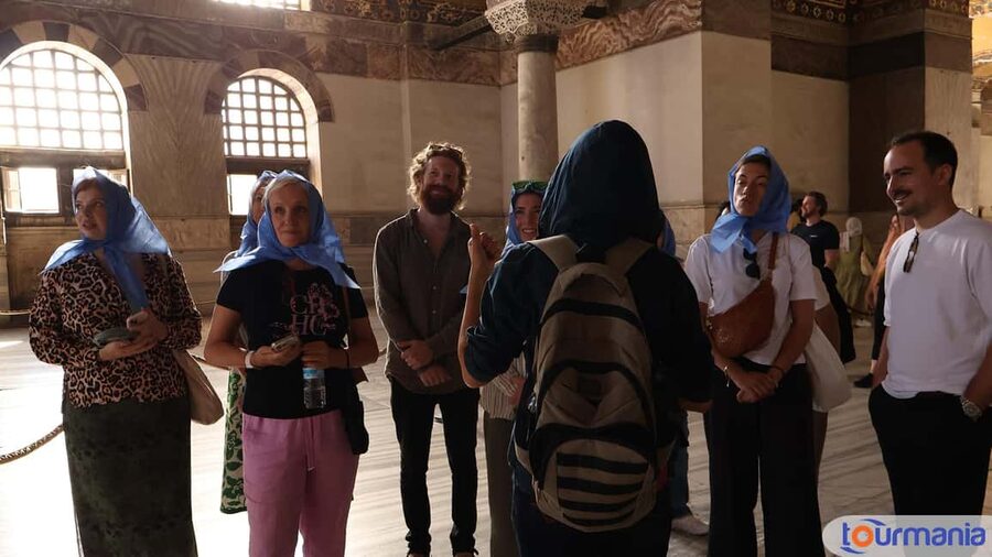Istanbul City Walk: Blue Mosque, Hagia Sophia & Basilica - Hagia Sophia with priority tickets: From Greek Orthodox center to Ottoman mosque