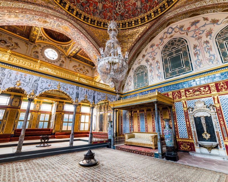 Istanbul City Walk: Blue Mosque, Old Town & Hippodrome - Alman Çeşmesi to German Fountain: A Photo Stop With Meaning