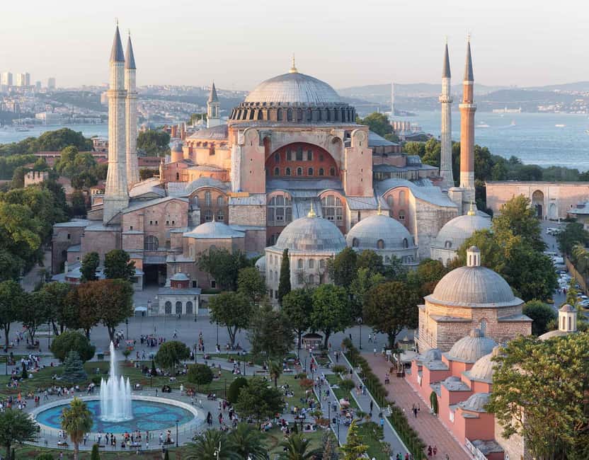 Istanbul: Hagia Sophia and Blue Mosque Tour with Tickets - Hagia Sophia: 1500 years of meaning under one massive dome