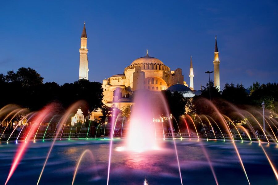 Istanbul: Hagia Sophia, Blue Mosque, and Grand Bazaar Tour - Should you book this Hagia Sophia, Blue Mosque, and Grand Bazaar tour?