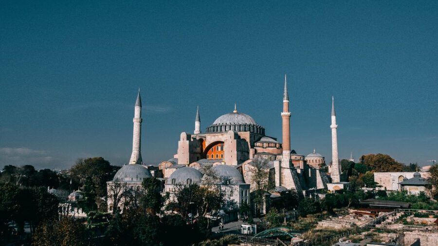 Istanbul: Hagia Sophia, Blue Mosque, Cistern & Bazaar Tour - Hagia Sophia: What to Notice in a Building That Outlived Empires