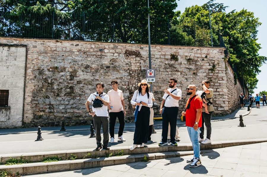 Istanbul: Hagia Sophia, Blue Mosque, Suleymaniye Mosque Tour - Starting point: the German Fountain area and your first “okay, I get it” moment