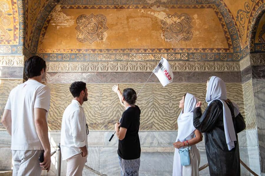 Istanbul: Hagia Sophia Tour with Optional Blue Mosque Tour - Who this tour suits best