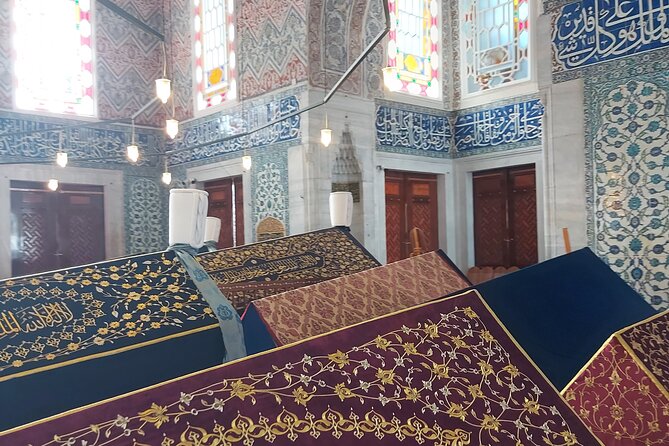 Istanbul Highlights! Blue Mosque, Hagia Sophia, Topkapı and More! - Meeting at the German Fountain: how the day starts