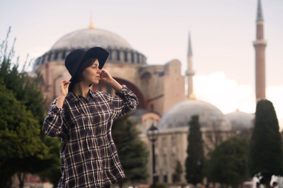 Istanbul: Private photoshoot at Hagia Sophia&Blue Mosque - Hagia Sophia and the Blue Mosque in One Photoshoot Session