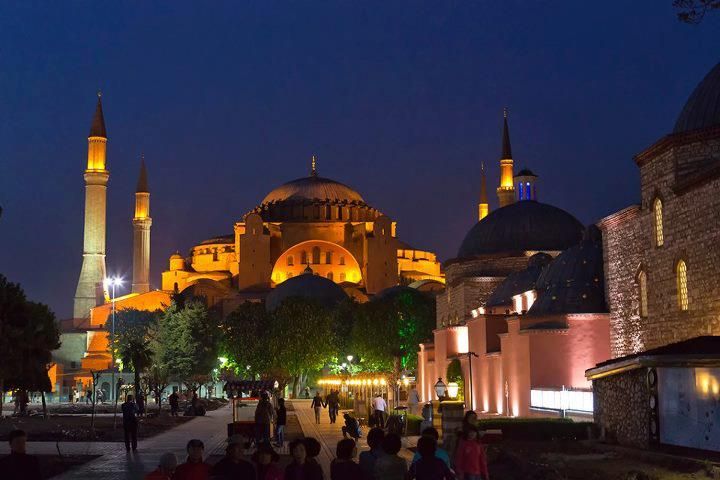 Istanbul-St Sophia,Blue Mosque,Hippodrome Guided Tour - The Hippodrome walk: gladiator footsteps and the 2-meter-below track