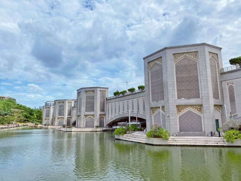 Kuala Lumpur: Putrajaya Tour Half Day Tour [Shared/Private] - The Tasik Putrajaya cruise/boat ride: best views, least stress