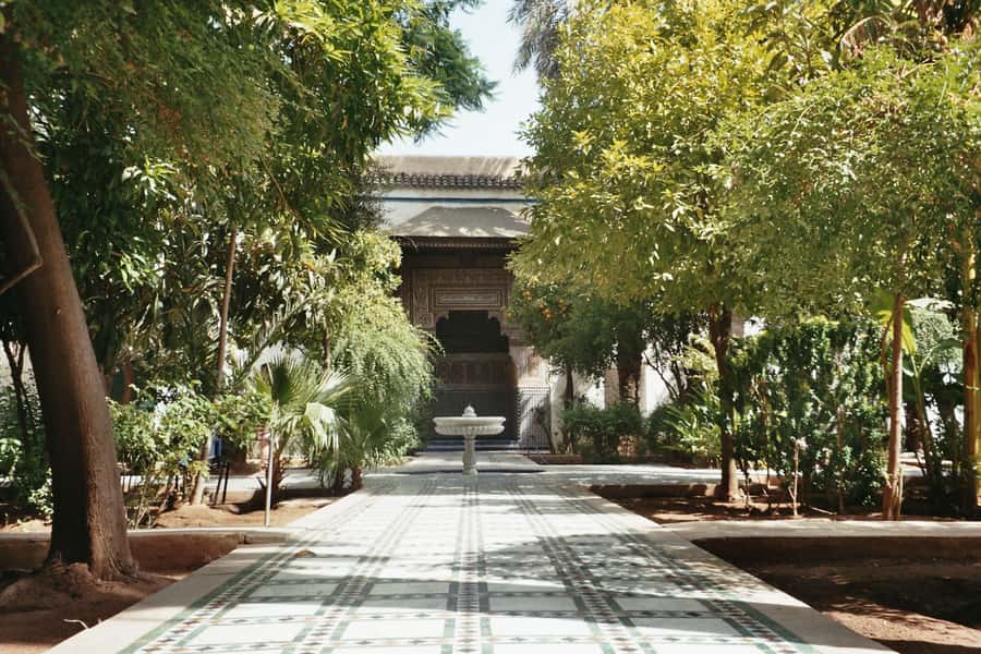 Marrakech: Bahia Palace, Saadian Tombs, & Koutoubia Mosque - Koutoubia Mosque: the big minaret stop (outside only)