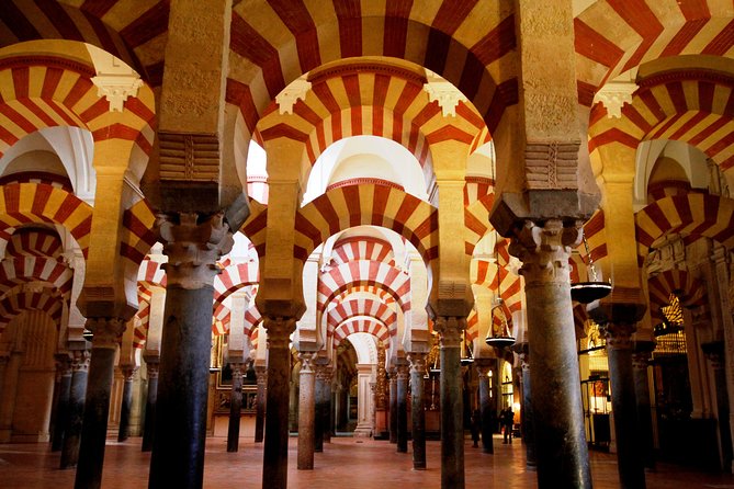 Mosque-Cathedral, Alcazar & Jewish Quarter with Tickets - Alcázar de los Reyes Cristianos: Palace Power and What’s Underneath