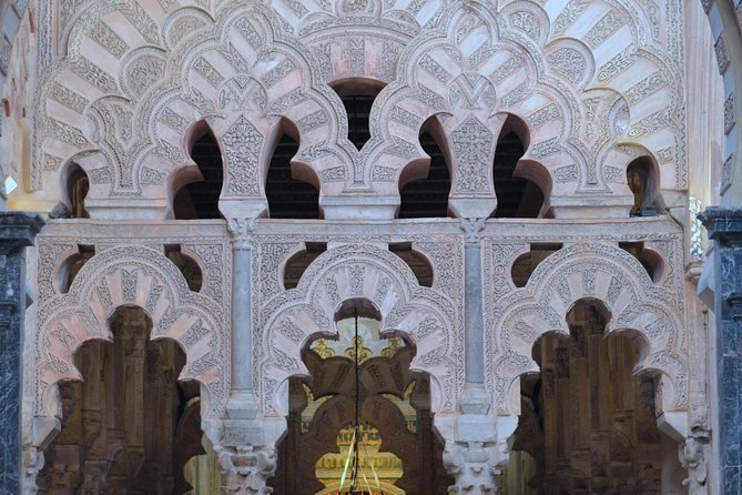 Mosque-Cathedral and Jewish Quarter guided tour - La Judería in focus: Sefarad, the Caliphate, and Maimónides