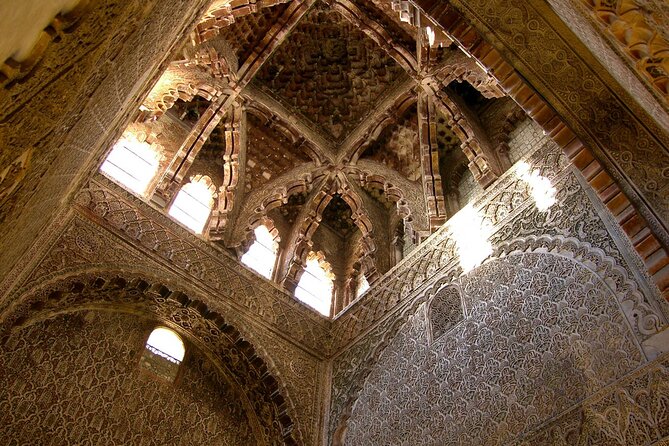 Mosque-Cathedral of Cordoba Guided Tour Skip the Line & Ticket - Entering the Mezquita: What the Guide Helps You See