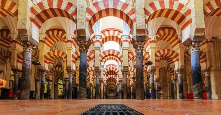 Mosque-Cathedral of Córdoba Guided Tour with Tickets - Meeting point at OWAY in the red building: the one logistics detail that saves stress