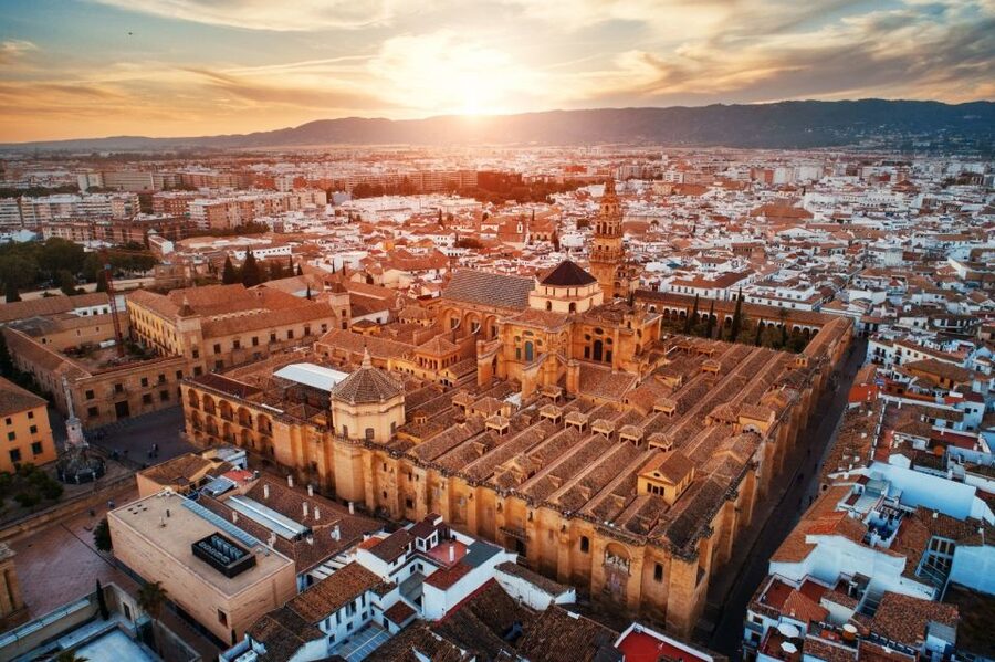 Mosque-Cathedral of Córdoba Guided Tour with Tickets - Priority entry and small-group pacing: how it changes the whole visit