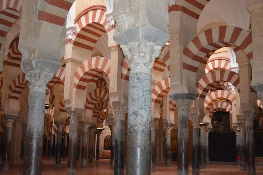 Mosque-Cathedral Small Group Guided Tour - Patio de los Naranjos vs. Fuente de Santa María: Starting Points That Matter