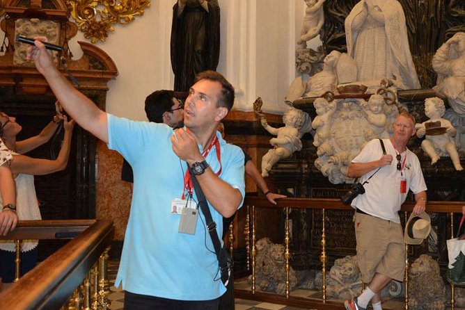 Mosque of Cordoba History Tour in English Tickets included - Entering Mezquita-Catedral with skip-the-line comfort