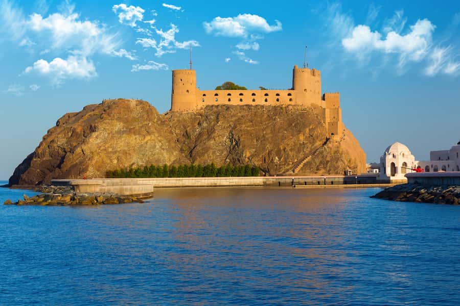 Muscat: City Tour of Grand Mosque, Old Souqs, Museum, & Fort - Muttrah Souq, fish market, and the corniche: where Muscat shows its personality