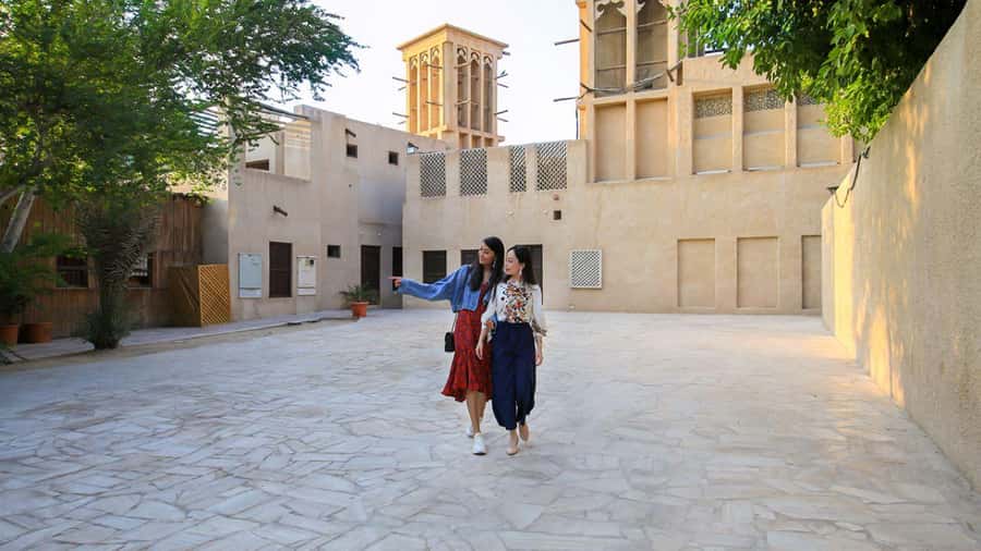 Old Dubai Heritage Tour: Souks, Mosques & more hidden gems! - Zabeel Palace Photo Stop: Quick Framing, Good Results