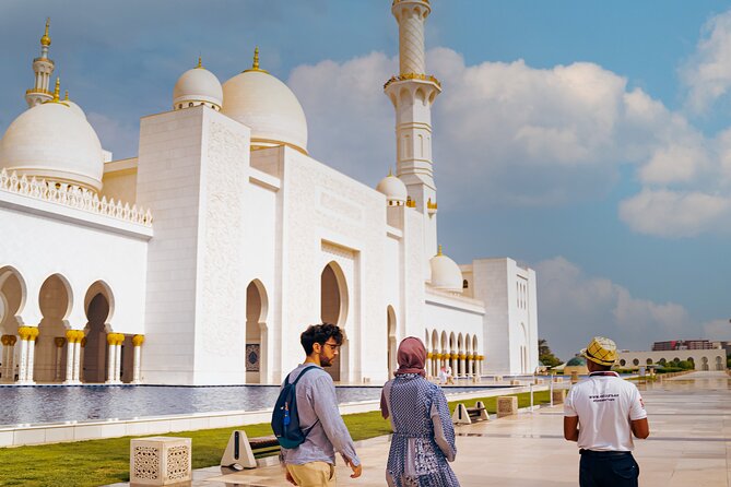 Private Abu Dhabi City Tour : Sheikh Zayed Mosque & Heritage Village - Sheikh Zayed Grand Mosque Center: A Free, Timed Visit to Abu Dhabi’s Icon