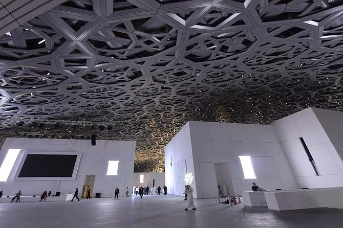 Private Abu Dhabi City Tour with Louvre Museum & Sheikh Zayed Grand Mosque - Sheikh Zayed Grand Mosque: the free ticket anchor stop