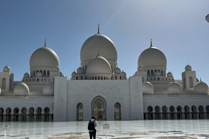 Private Abu Dhabi Grand Mosque Tour from Dubai - The mosque stop you’ll remember: the main prayer hall experience