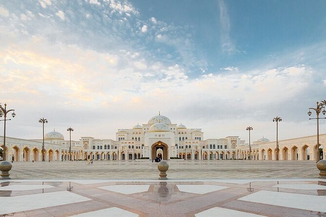 Private Abu Dhabi Tour of Grand mosque,Louvre museum,Etihad Tower & Qasr Alwatan - Guide Quality and Language: One Detail That Can Make or Break the Day