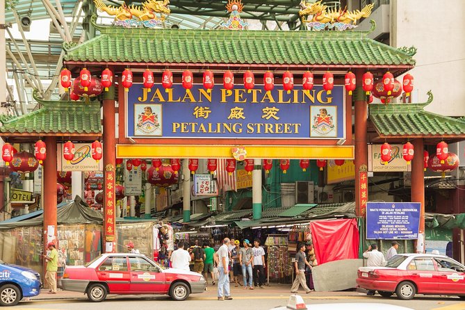 Private Batu Caves, National Mosque & Religious Tour with Lunch - Petaling Street Market: where you can eat your way through the neighborhood