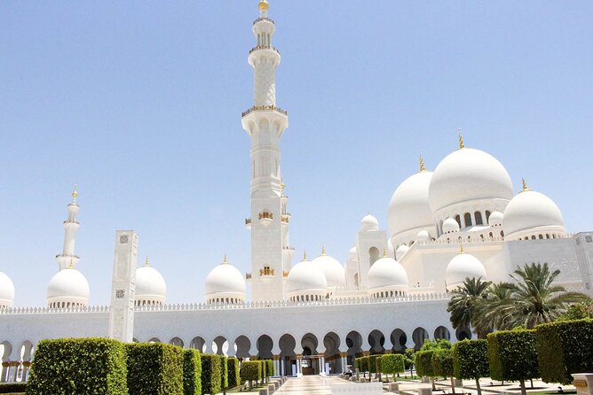 Private Sheikh Zayed Mosque Tour from Dubai - What You’re Seeing: Scale, Capacity, and the White-Façade Effect