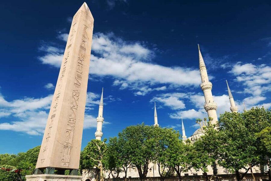 Private Walking Tour: Hippodrome, Blue Mosque, Hagia Sophia - Where this walk works so well in Sultanahmet