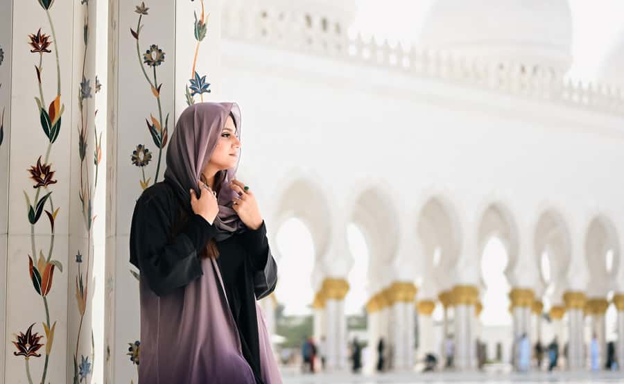 Professional Photoshoot at Sheikh Zayed Mosque - Poses, timing, and sun glare: the stuff that makes or breaks results