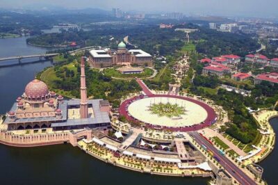 Putrajaya Tour with Traditional Boat Cruise & Pink Mosque (Private) - Stop 1: Putra Mosque and Why the Pink Details Matter