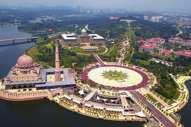 Putrajaya Tour with Traditional Boat Cruise & Pink Mosque (Private) - Stop 1: Putra Mosque and Why the Pink Details Matter