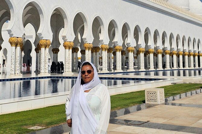 Shaikh Zayed Grand Mosque Abu-Dhabi Tour pickup From Dubai - Sheikh Zayed Grand Mosque Center: 24-Carat Gold Details and a Real Dress Check