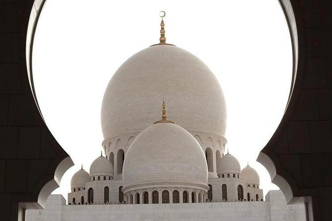 Sheikh Zayed Grand Mosque Abu Dhabi ! Private Tour from Dubai - Guides and small-group details that affect the experience