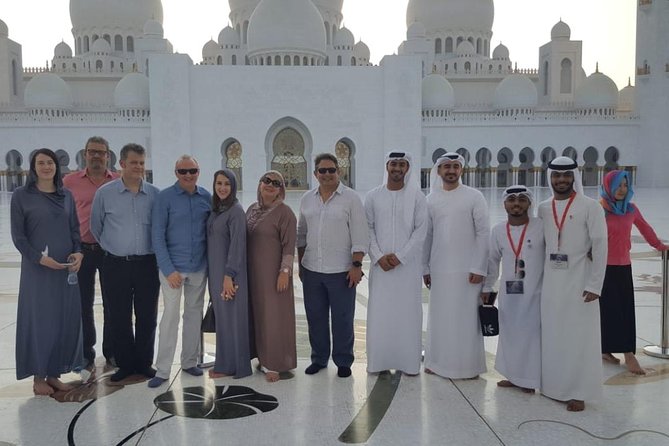 Sheikh Zayed Grand Mosque with Emirati - Why the Sheikh Zayed Grand Mosque tour feels worth your time