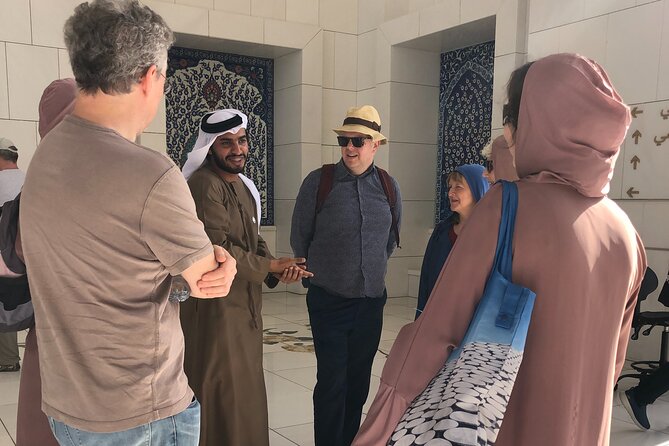 Sheikh Zayed Grand Mosque with Emirati - Underground plaza: the most practical surprise