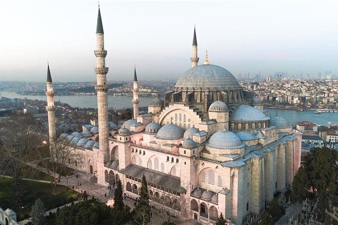 Skip the Line: Topkapi Palace Including Süleymaniye Mosque and Ceramics Workshop in Istanbul - Inside Topkapi Palace: courtyards, the Treasury, and the Ottoman layout