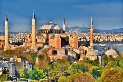Small Group Istanbul Tour: Hagia Sophia, Blue Mosque & Bazaar - Pickup, group logistics, and how much time you truly have