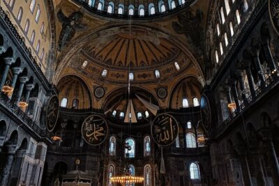 Suleyman's magnificent path: Mosques and Bazaars Tour - Nuruosmaniye Camii: the mosque with a European art thread